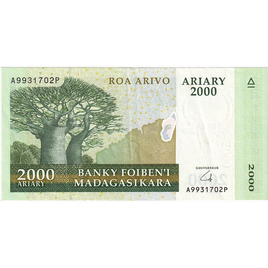 bankovec,
Madagaskar,
2000 Ariary